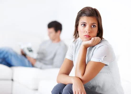 **No** hablas **nunca** con **nadie** : Tu ne parles jamais à personne