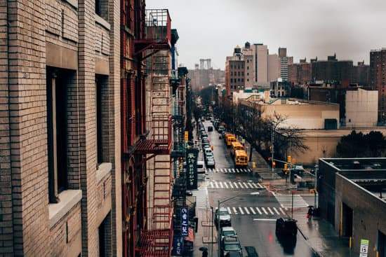 ¿Dónde vives? : Où habites-tu ?