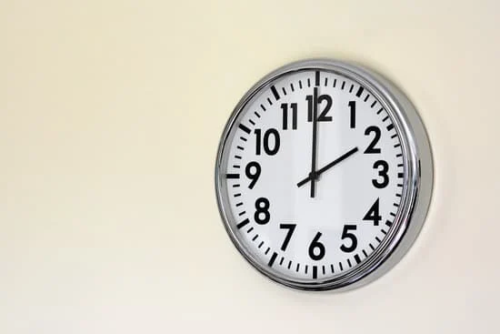 **Son** las dos : Il est deux heures