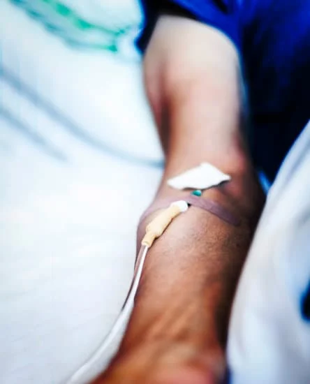 Estar grave : Être dans un état grave