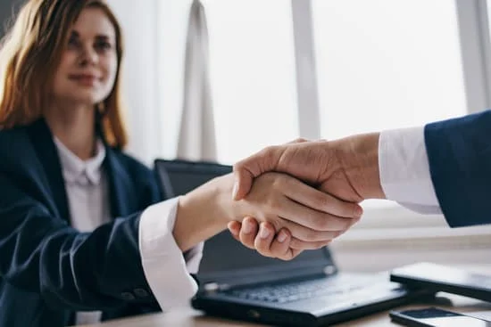 Eso es : C'est cela, d'accord