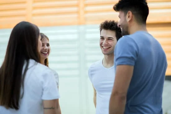 Son **tus** amigos : Ce sont tes amis