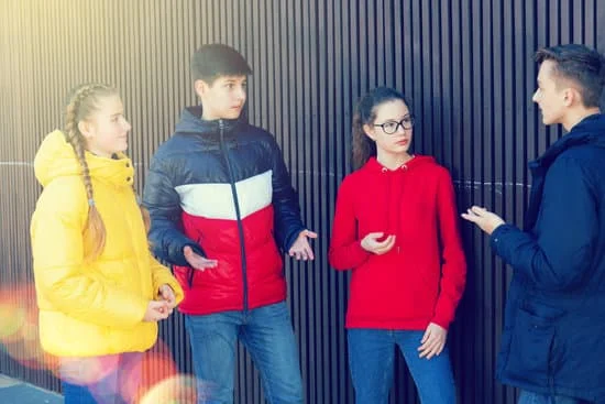 Son **vuestros** amigos : Ce sont vos amis