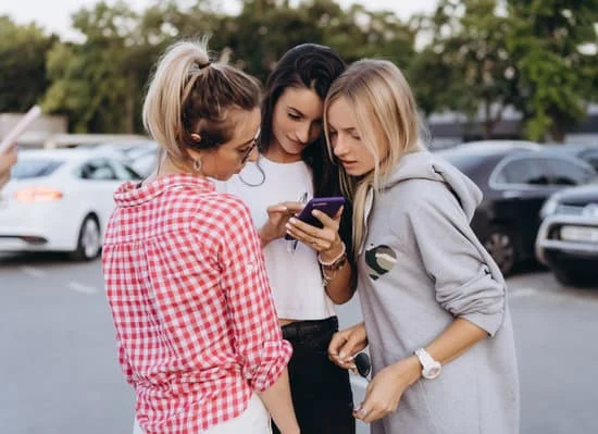 Son **vuestras** amig**as** : Ce sont vos ami**e**s