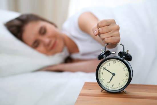 Tengo que levantarme temprano : Je dois me lever tôt