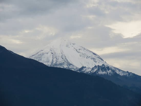 Estas montañas son las más altas de Europa : Ces montagnes sont les plus hautes d'Europe
