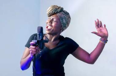 (Yo) cant**o** : Je chante