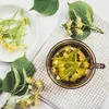 On peut récolter et sécher les fleurs pour faire des **infusions aux vertus thérapeutiques (calmantes, digestives, détoxifiantes)**. On en planta **le long des routes, à l'usage des hôpitaux**.